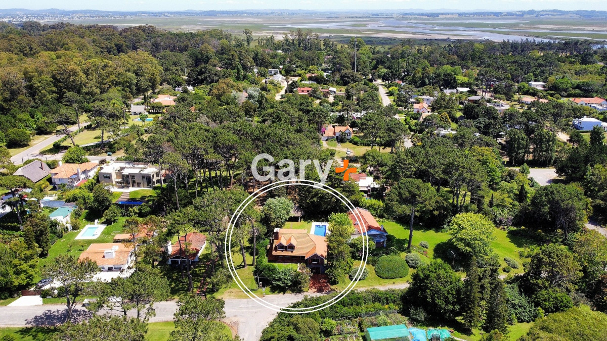 Casa ID.23898 - En venta y Alquiler.. imperdible oportunidad.. a metros del mar!!!