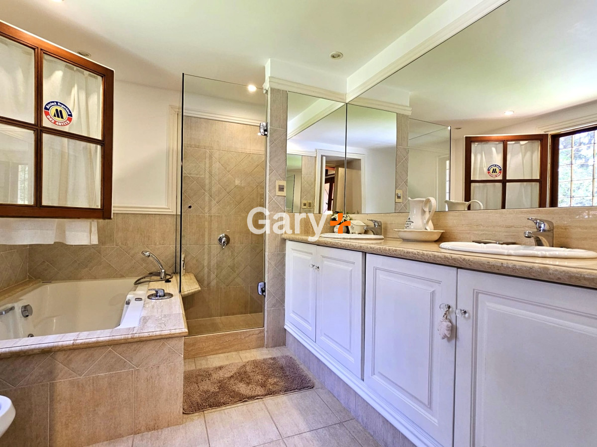 Casa ID.23898 - En venta y Alquiler.. imperdible oportunidad.. a metros del mar!!!