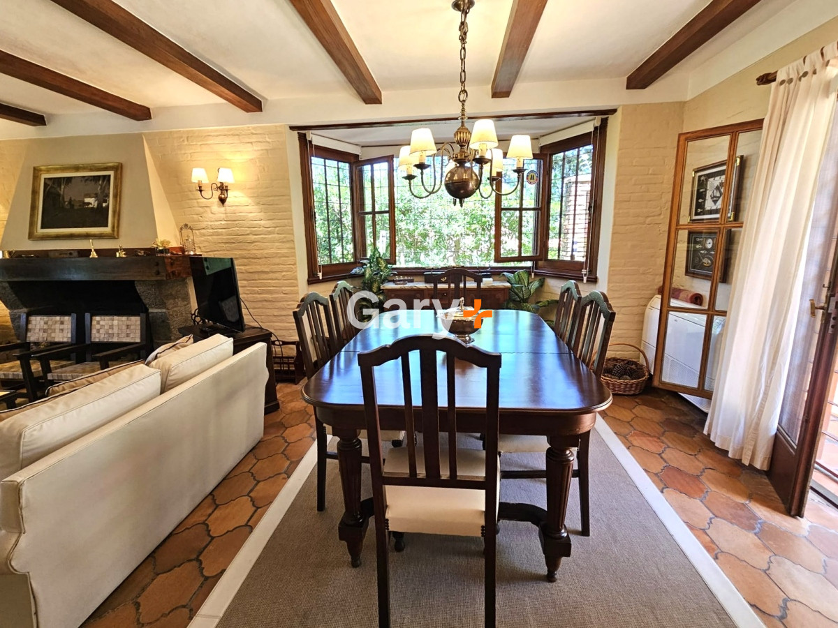 Casa ID.23898 - En venta y Alquiler.. imperdible oportunidad.. a metros del mar!!!