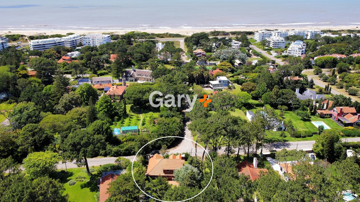 Casa ID.23898 - En venta y Alquiler.. imperdible oportunidad.. a metros del mar!!!