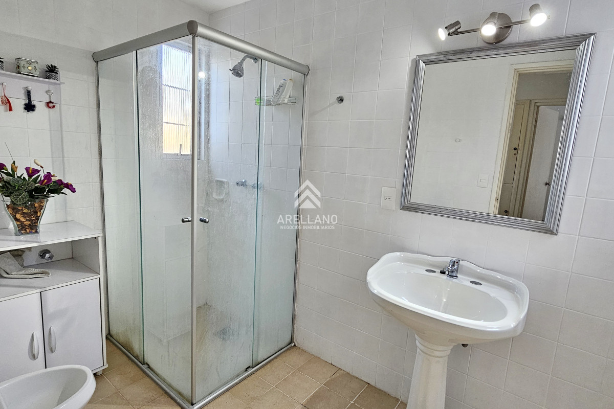 Casa ID.4791 - Vendo casa 4 dormitorios en zona Shopping, Lugano, Punta del Este