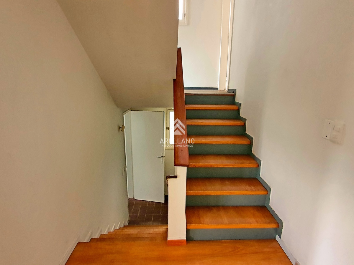 Casa ID.4791 - Vendo casa 4 dormitorios en zona Shopping, Lugano, Punta del Este