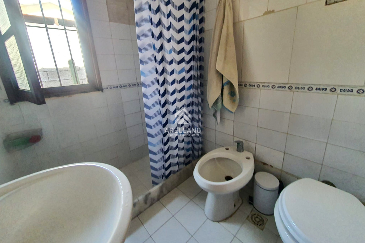 Casa ID.5240 - Venta de casa 3 dormitorios en barrio cantegril Punta del este