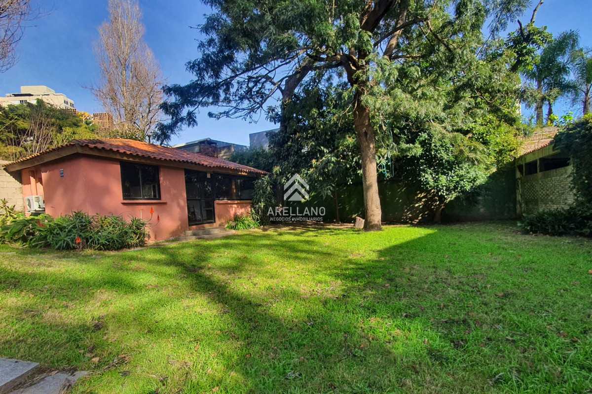 Casa ID.5240 - Venta de casa 3 dormitorios en barrio cantegril Punta del este