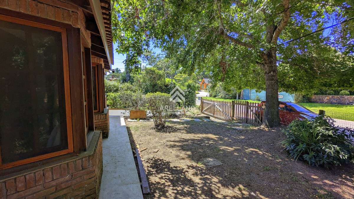 Casa ID.5240 - Venta de casa 3 dormitorios en barrio cantegril Punta del este