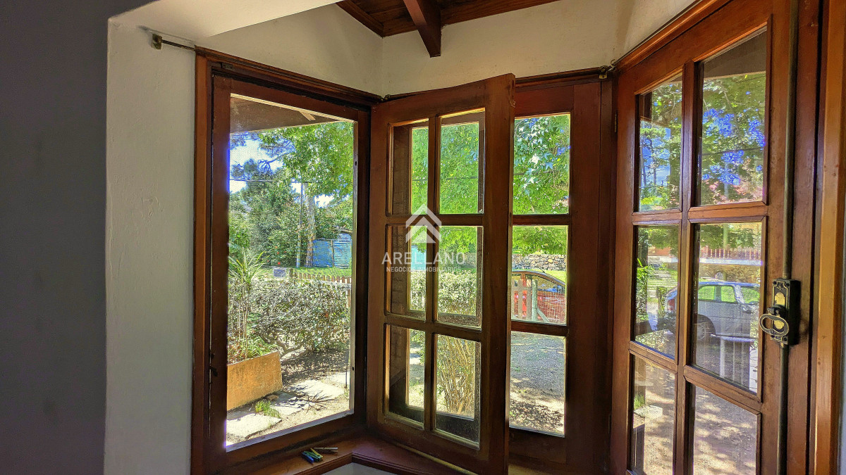 Casa ID.5240 - Venta de casa 3 dormitorios en barrio cantegril Punta del este