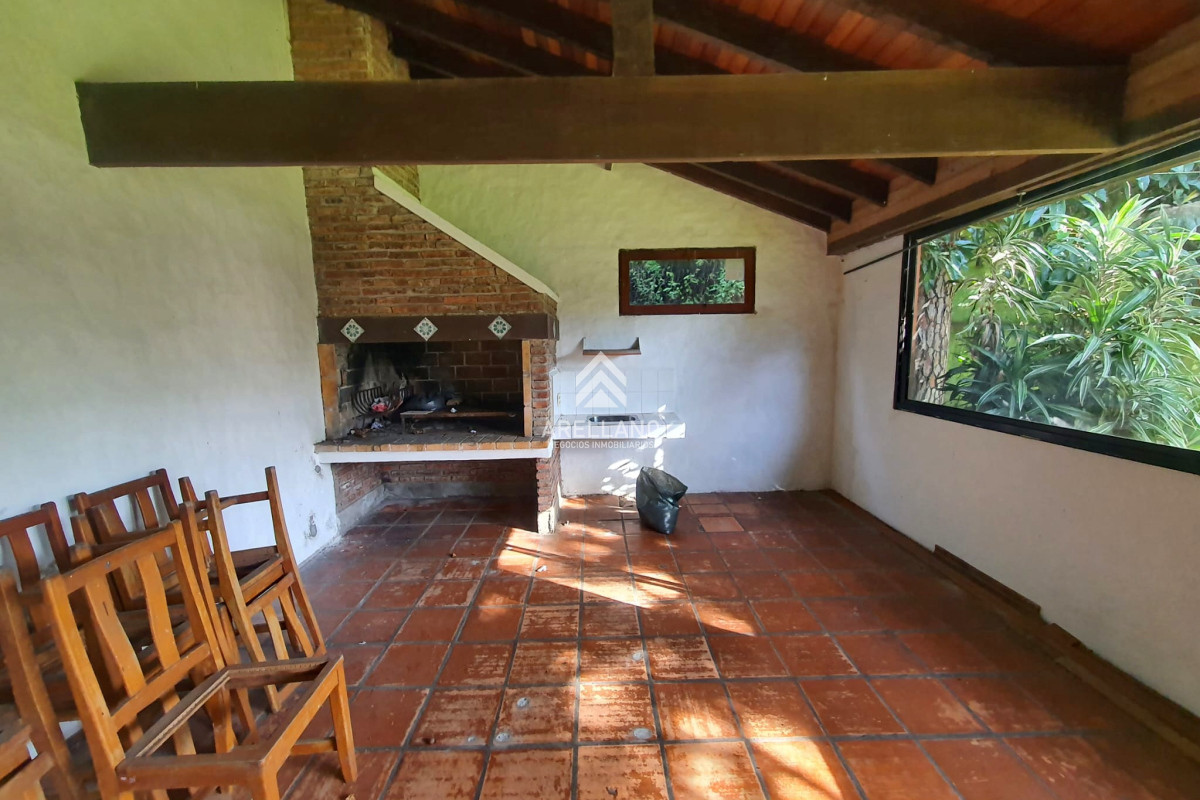 Casa ID.5240 - Venta de casa 3 dormitorios en barrio cantegril Punta del este