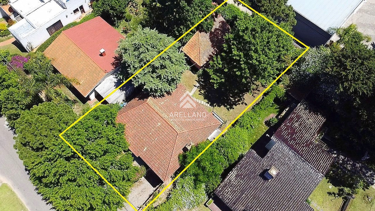 Casa ID.5240 - Venta de casa 3 dormitorios en barrio cantegril Punta del este