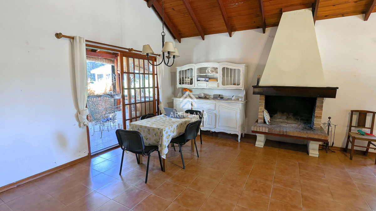 Casa ID.5240 - Venta de casa 3 dormitorios en barrio cantegril Punta del este