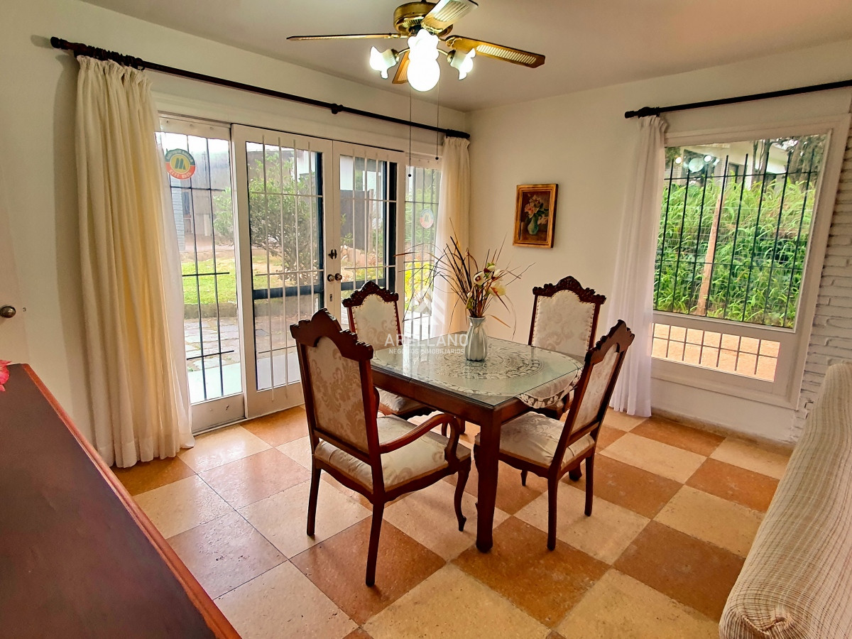 Casa ID.4791 - Vendo casa 4 dormitorios en zona Shopping, Lugano, Punta del Este