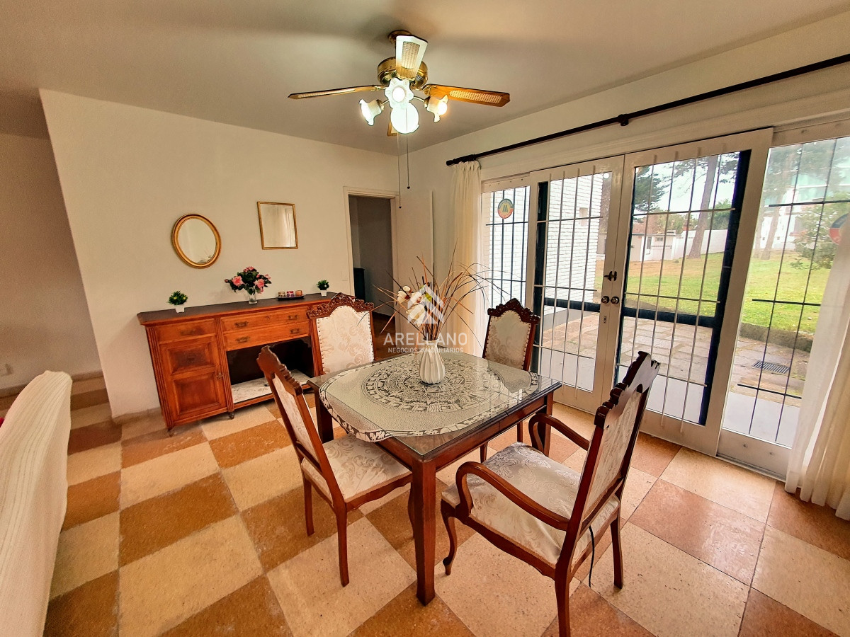 Casa ID.4791 - Vendo casa 4 dormitorios en zona Shopping, Lugano, Punta del Este