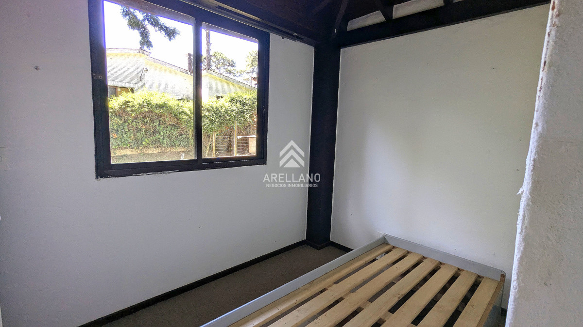 Casa ID.5240 - Venta de casa 3 dormitorios en barrio cantegril Punta del este