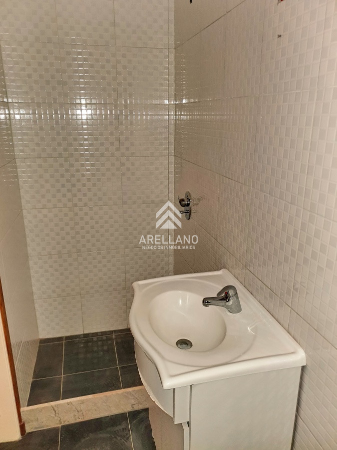 Local Comercial ID.118 - VENTA Local con 2 habitaciones, cocina y baño en Península