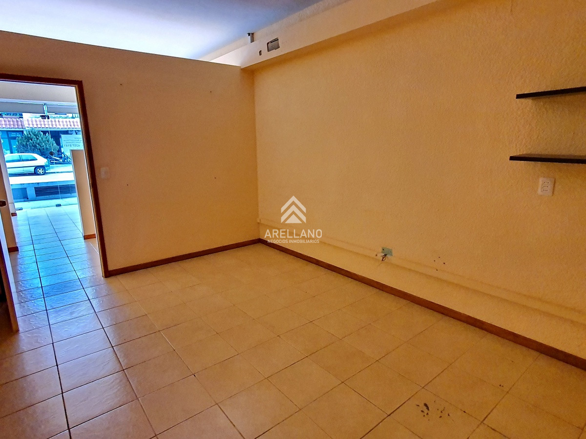 Local Comercial ID.118 - VENTA Local con 2 habitaciones, cocina y baño en Península
