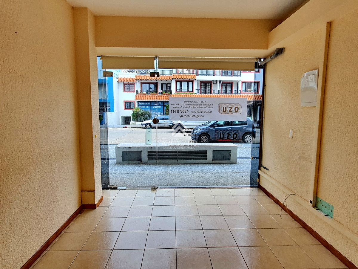 Local Comercial ID.118 - VENTA Local con 2 habitaciones, cocina y baño en Península