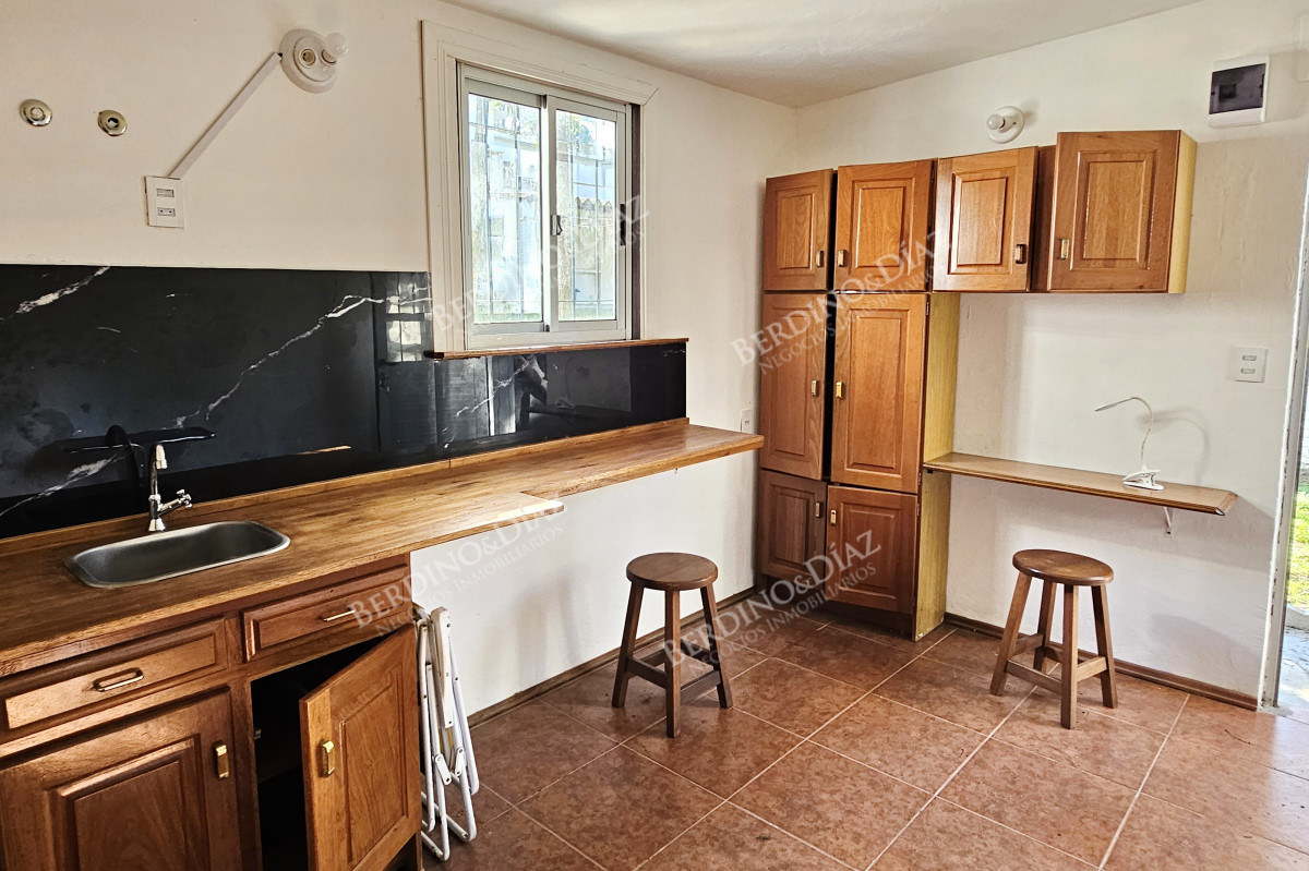 Casa ID.2892 - Vendo casa 4 dormitorios en zona Shopping, Lugano, Punta del Este