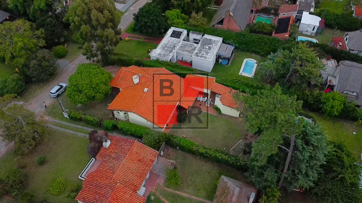 Casa ID.1272 - Venta de casa 3 y 4 dormitorios en Pinares Punta del Este playa Mansa
