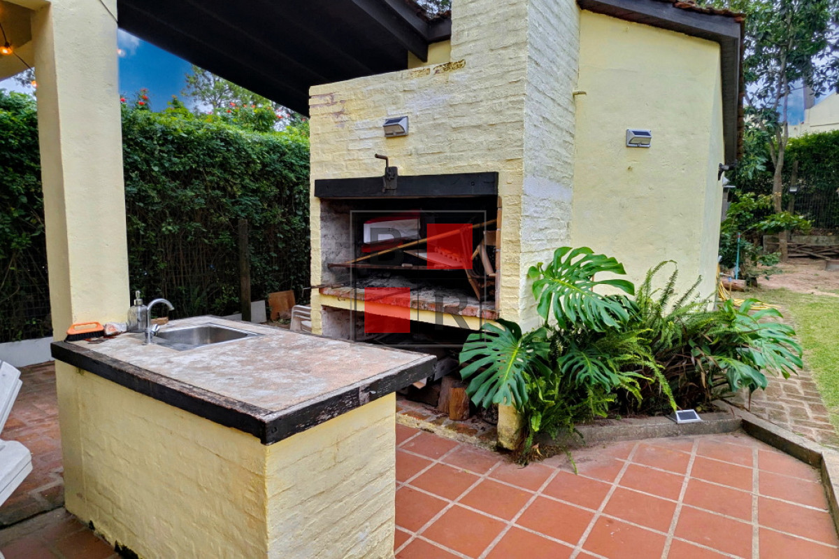 Casa ID.1272 - Venta de casa 3 y 4 dormitorios en Pinares Punta del Este playa Mansa