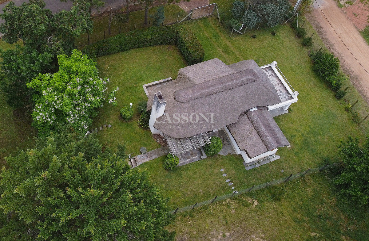 Casa ID.2421 - Casa Rincon del indio,  alquiler temporada 2024, tres dormitorios.