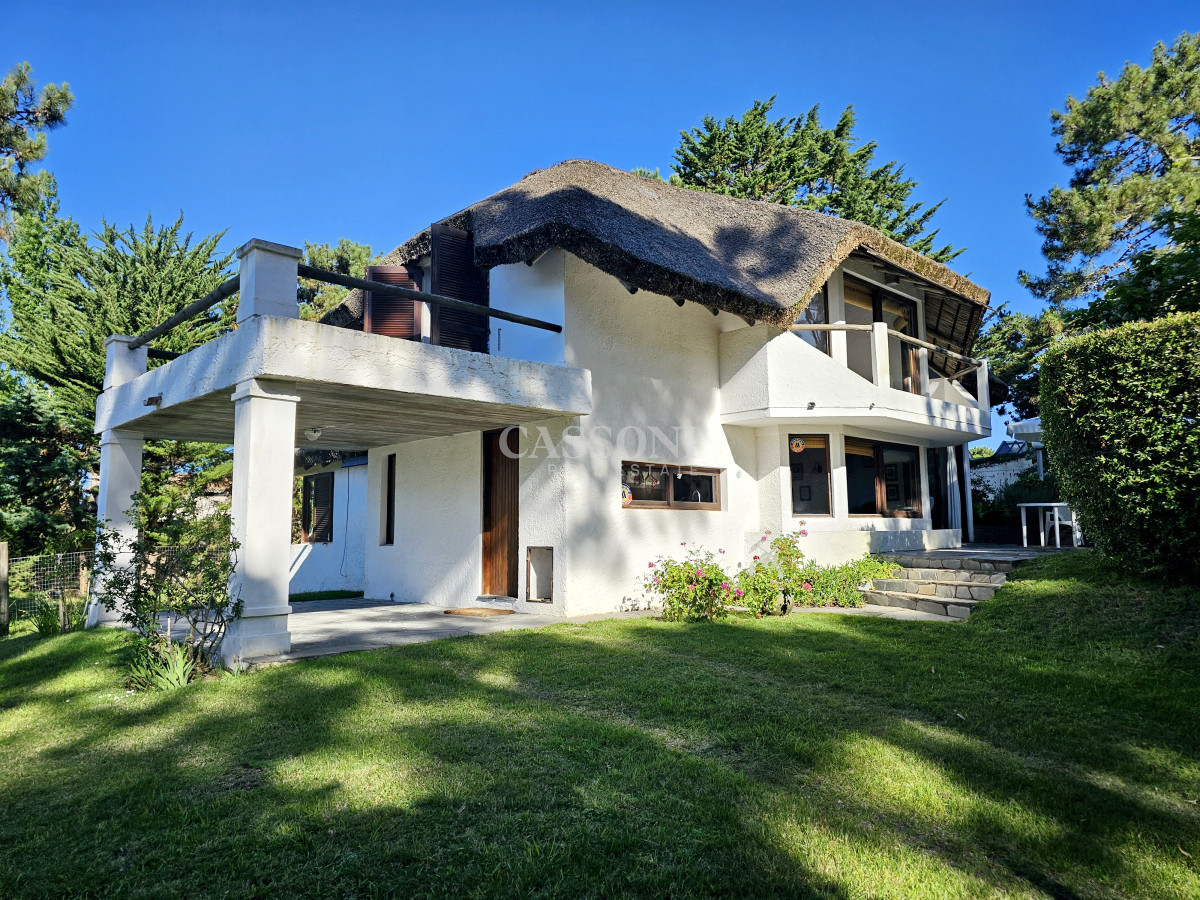Casa ID.2421 - Casa Rincon del indio,  alquiler temporada 2024, tres dormitorios.