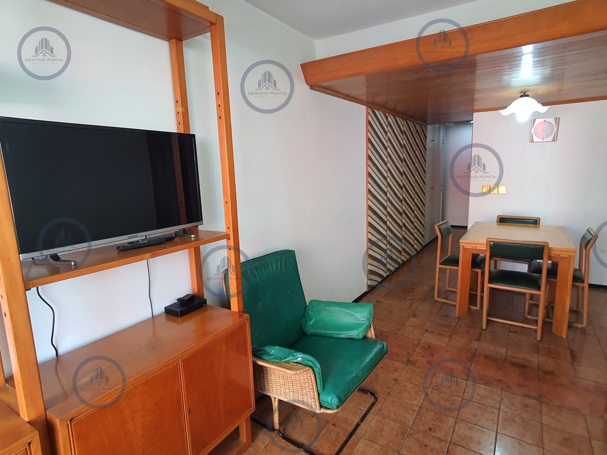 Apartamento ID.2246 - Venta de apartamento de 2 dormitorios en la península de Punta del Este 