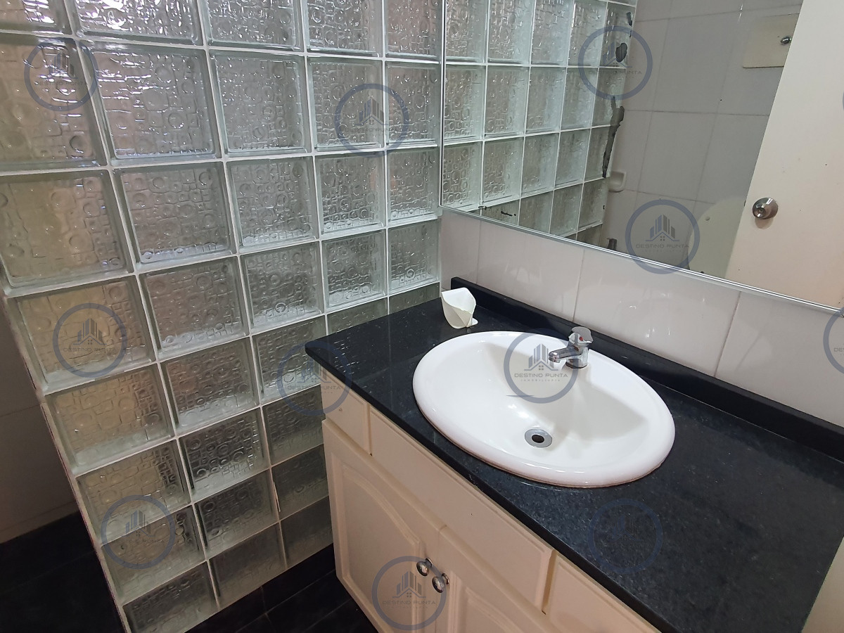 Apartamento ID.2246 - Venta de apartamento de 2 dormitorios en la península de Punta del Este 