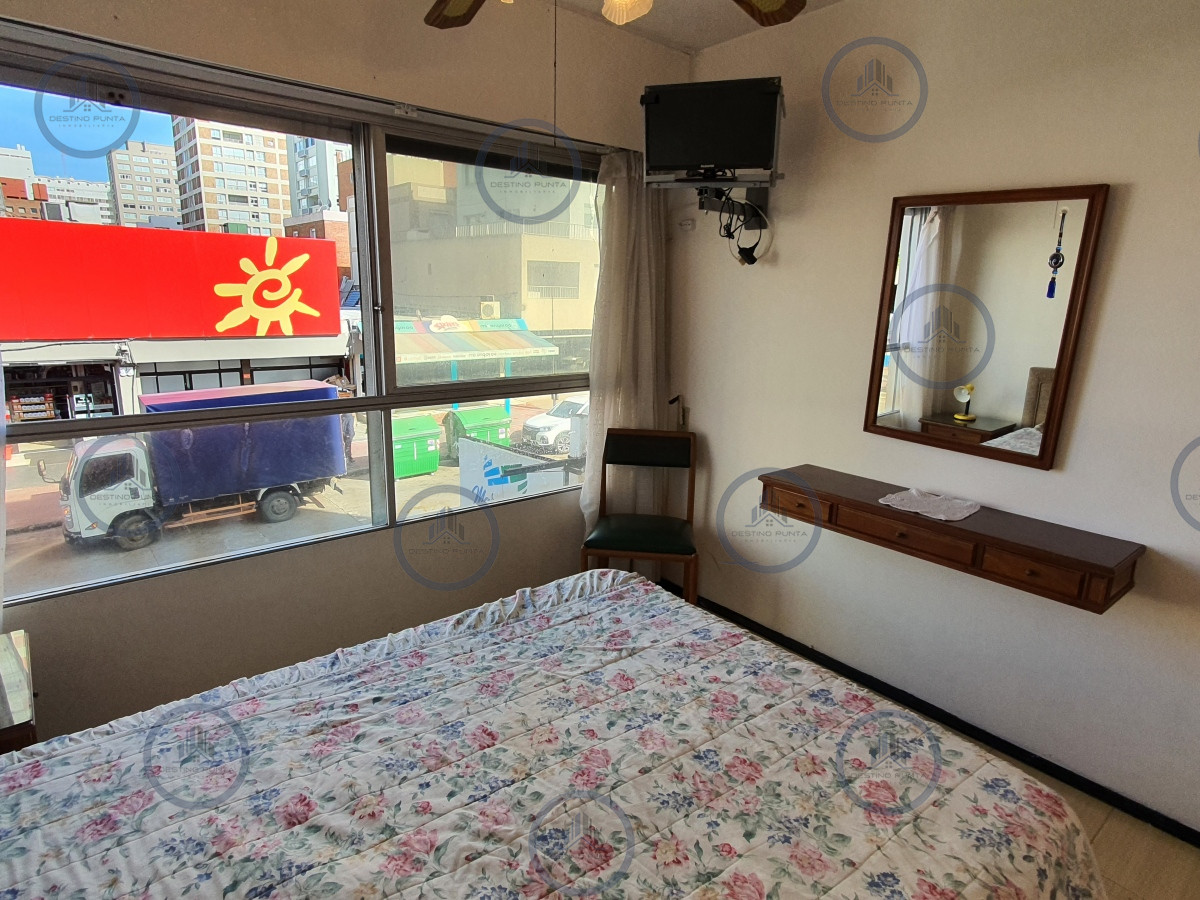 Apartamento ID.2246 - Venta de apartamento de 2 dormitorios en la península de Punta del Este 