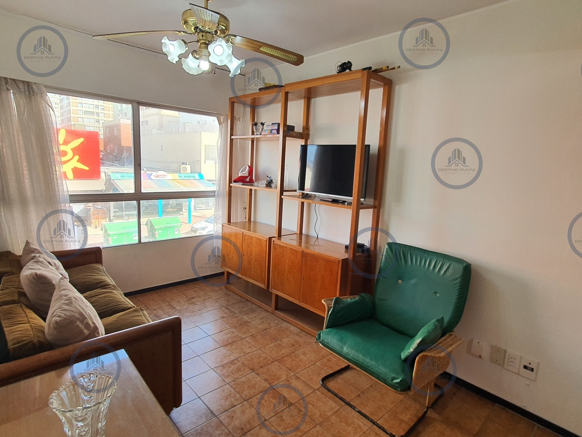 Apartamento ID.2246 - Venta de apartamento de 2 dormitorios en la península de Punta del Este 