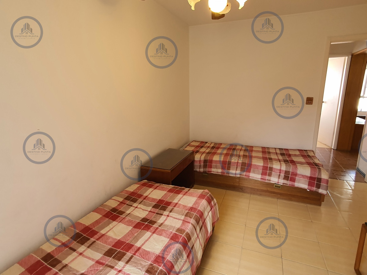 Apartamento ID.2246 - Venta de apartamento de 2 dormitorios en la península de Punta del Este 