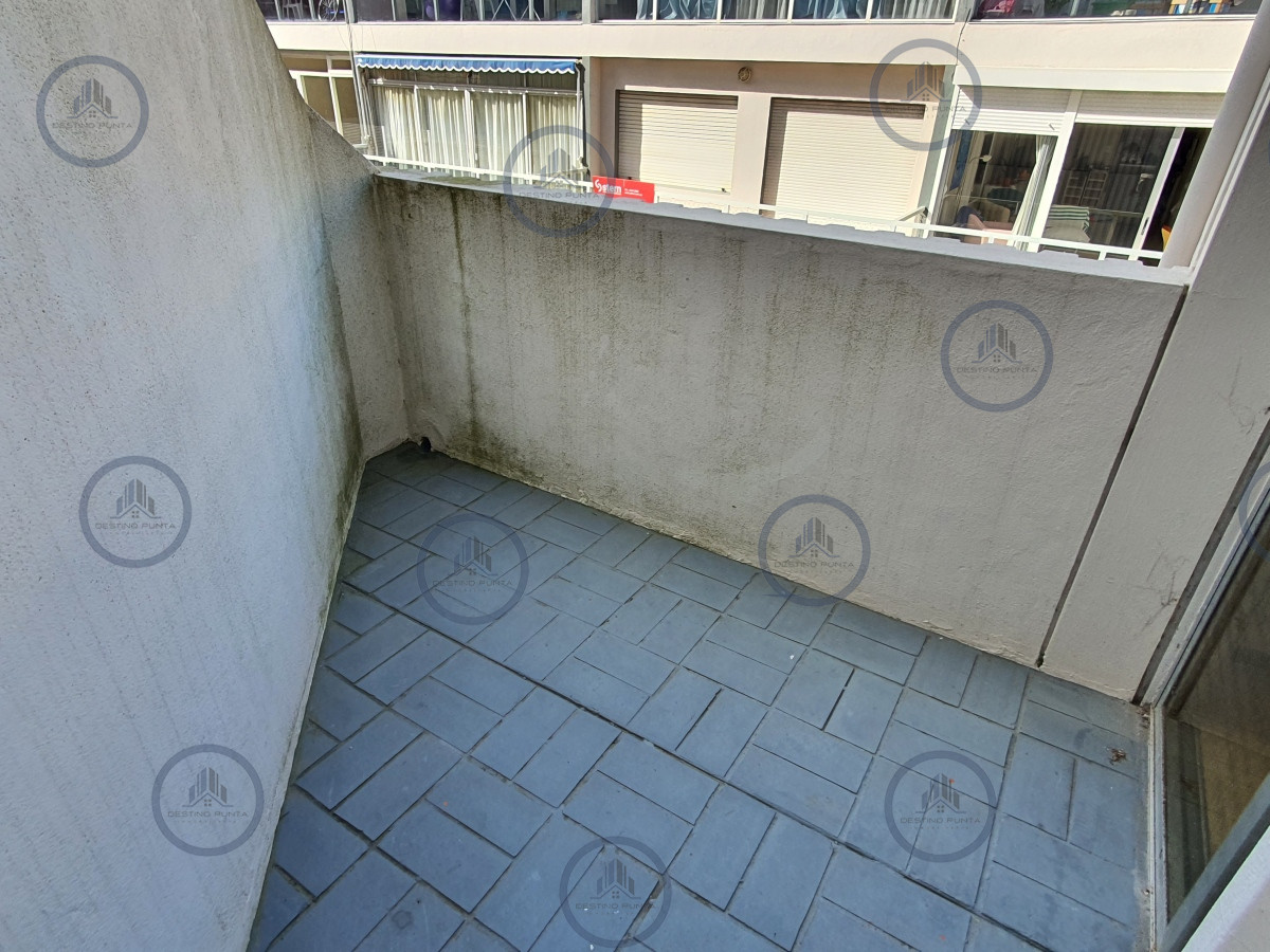 Apartamento ID.2246 - Venta de apartamento de 2 dormitorios en la península de Punta del Este 
