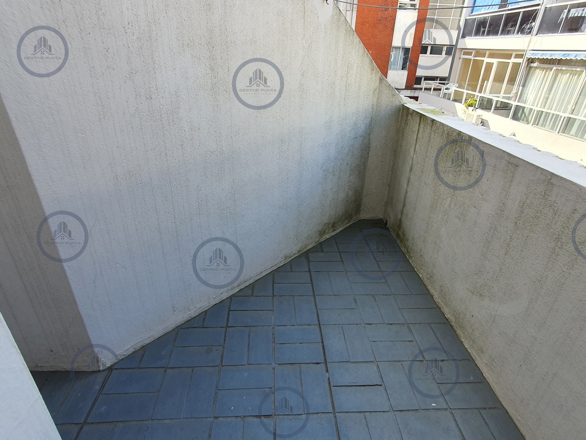 Apartamento ID.2246 - Venta de apartamento de 2 dormitorios en la península de Punta del Este 