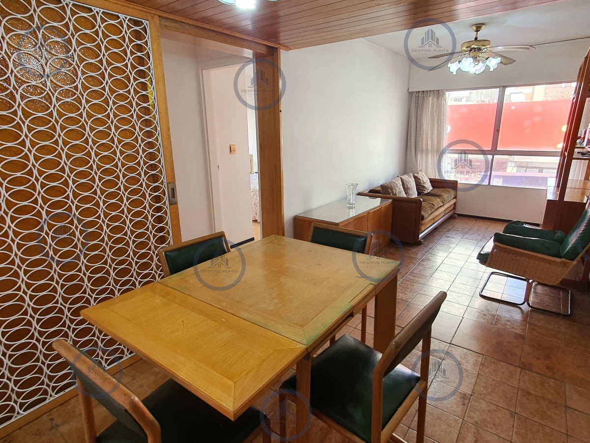 Apartamento ID.2246 - Venta de apartamento de 2 dormitorios en la península de Punta del Este 