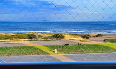 Vendo apartamento 2,5 dormitorios, primera linea, vista Brava, Punta del Este.