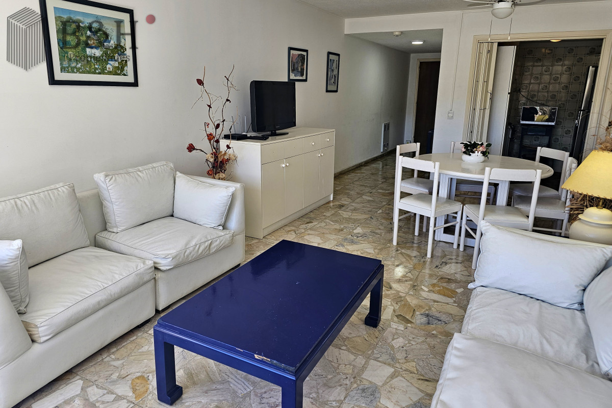 Apartamento ID.7903 - Vendo apartamento 2,5 dormitorios en playa mansa, complejo Lincoln Center, Punta del Este.