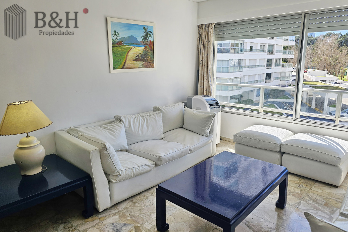 Apartamento ID.7903 - Vendo apartamento 2,5 dormitorios en playa mansa, complejo Lincoln Center, Punta del Este.