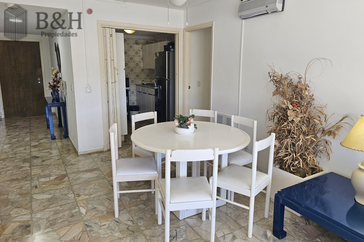 Apartamento ID.7903 - Vendo apartamento 2,5 dormitorios en playa mansa, complejo Lincoln Center, Punta del Este.