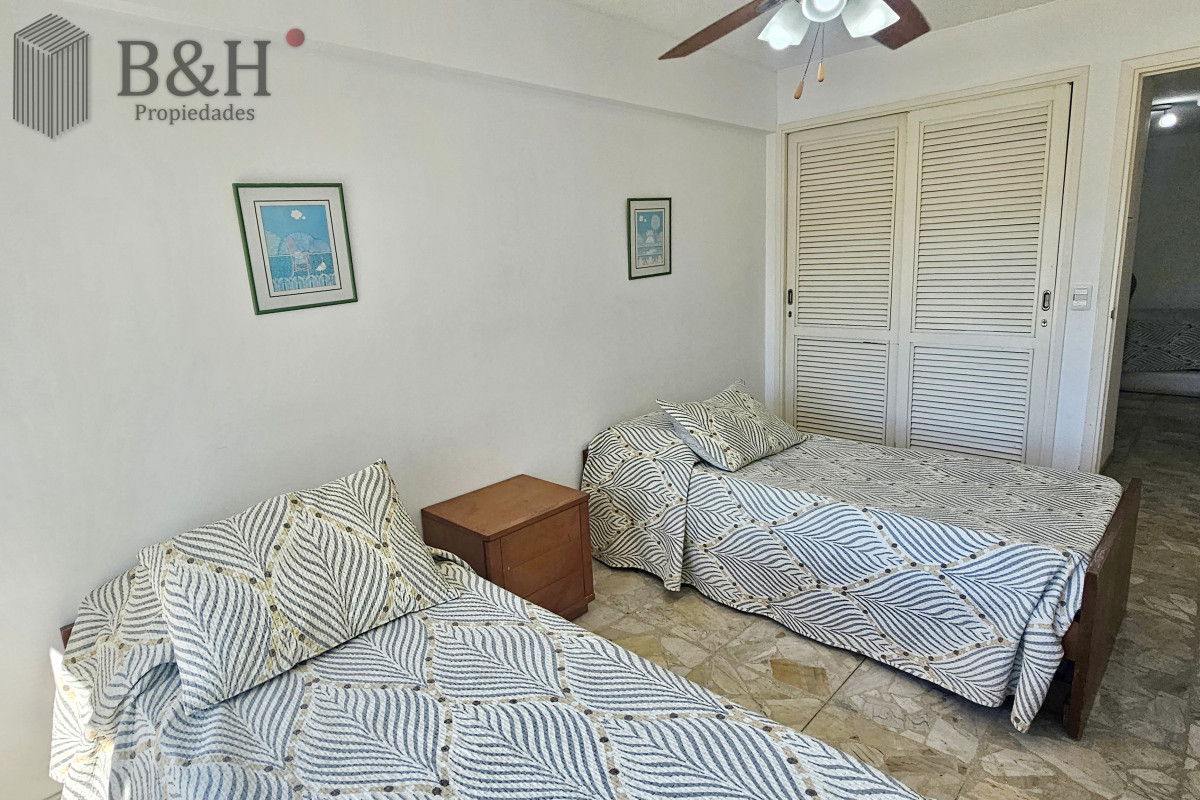 Apartamento ID.7903 - Vendo apartamento 2,5 dormitorios en playa mansa, complejo Lincoln Center, Punta del Este.