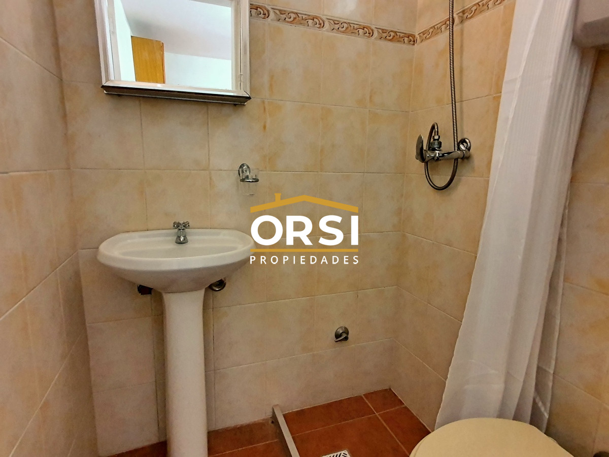 Casa ID.214 - Vendo casa 4 dormitorios en zona Shopping, Lugano, Punta del Este