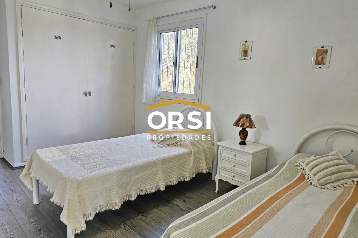 Casa ID.214 - Vendo casa 4 dormitorios en zona Shopping, Lugano, Punta del Este