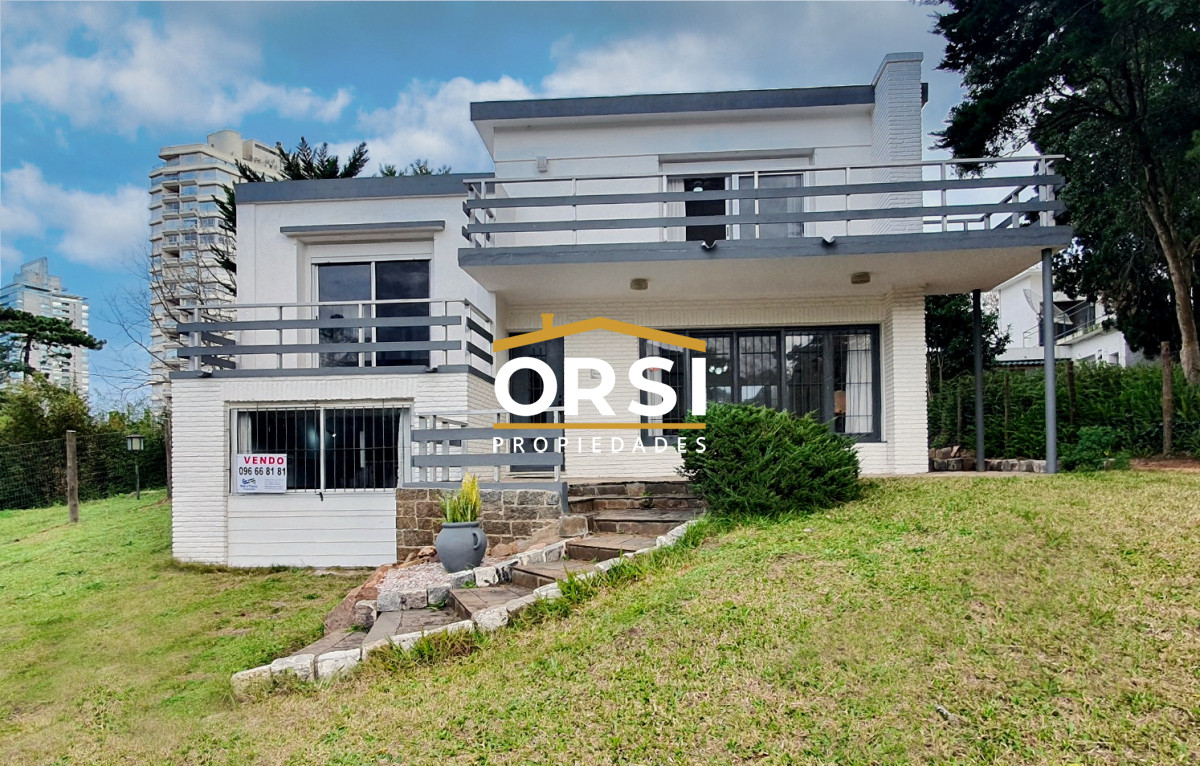 Casa ID.214 - Vendo casa 4 dormitorios en zona Shopping, Lugano, Punta del Este