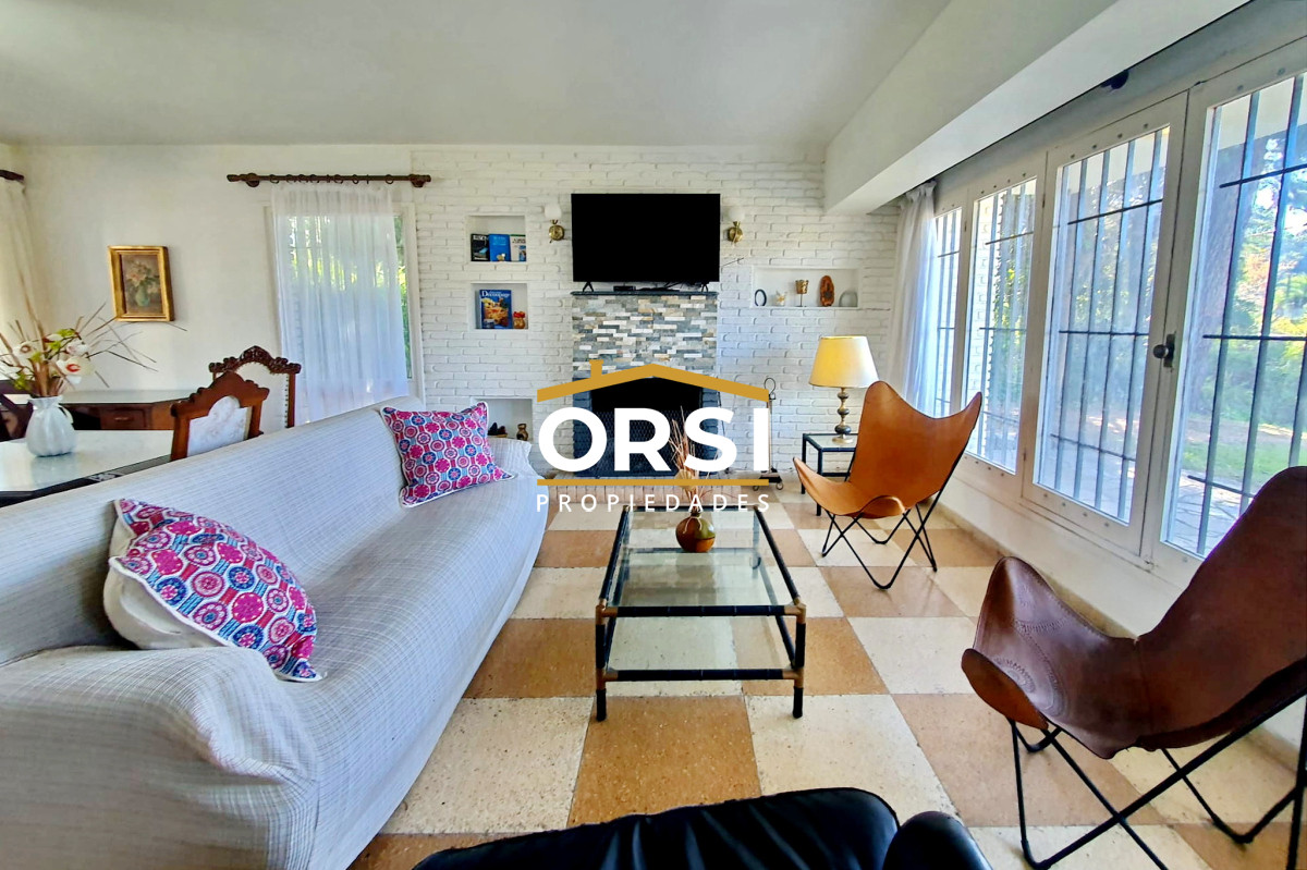 Casa ID.214 - Vendo casa 4 dormitorios en zona Shopping, Lugano, Punta del Este
