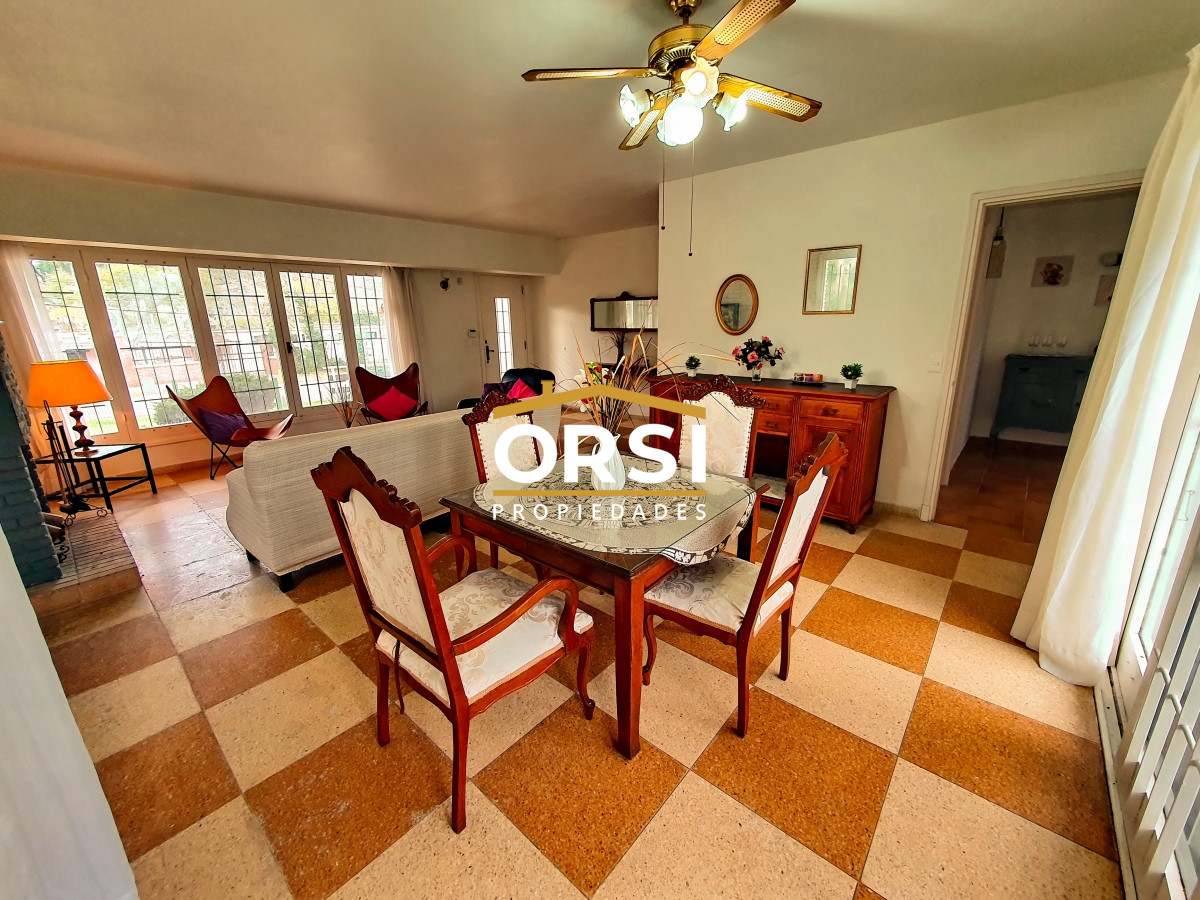 Casa ID.214 - Vendo casa 4 dormitorios en zona Shopping, Lugano, Punta del Este