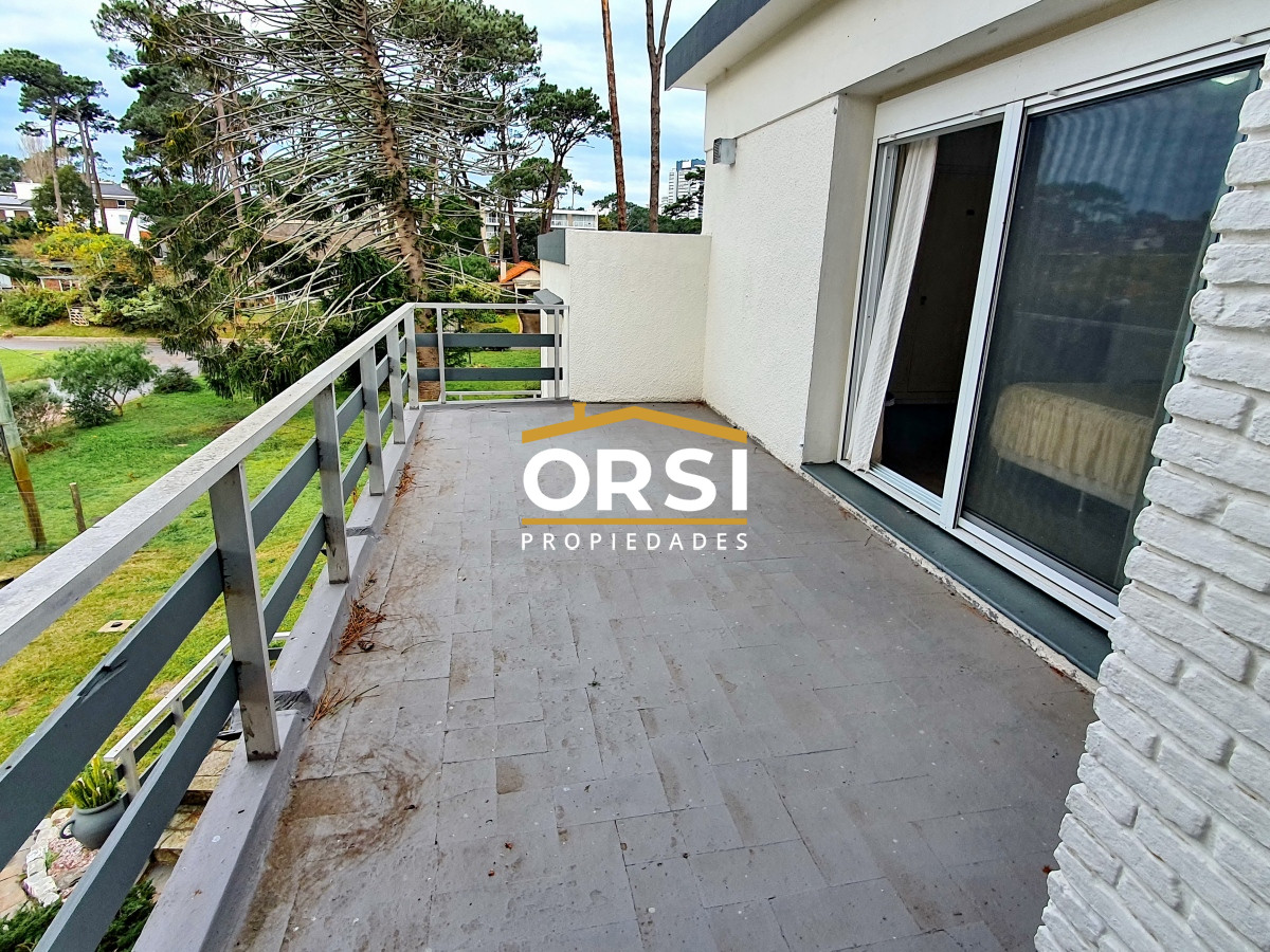 Casa ID.214 - Vendo casa 4 dormitorios en zona Shopping, Lugano, Punta del Este