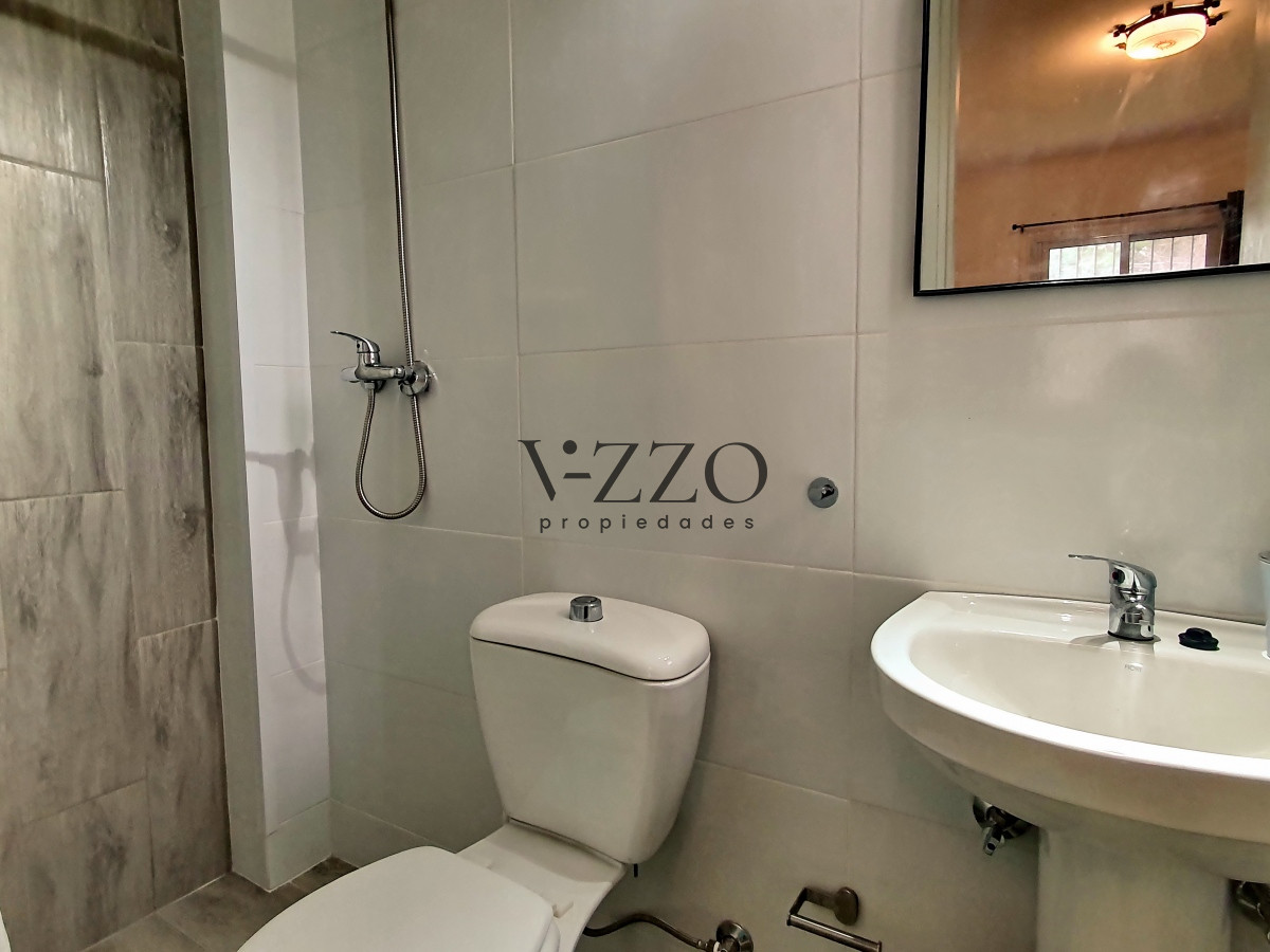 Casa ID.580/Vendo-casa-4-dormitorios-en-zona-Shopping,-Punta-del-Este - Vendo casa 4 dormitorios en zona Shopping, Punta del Este