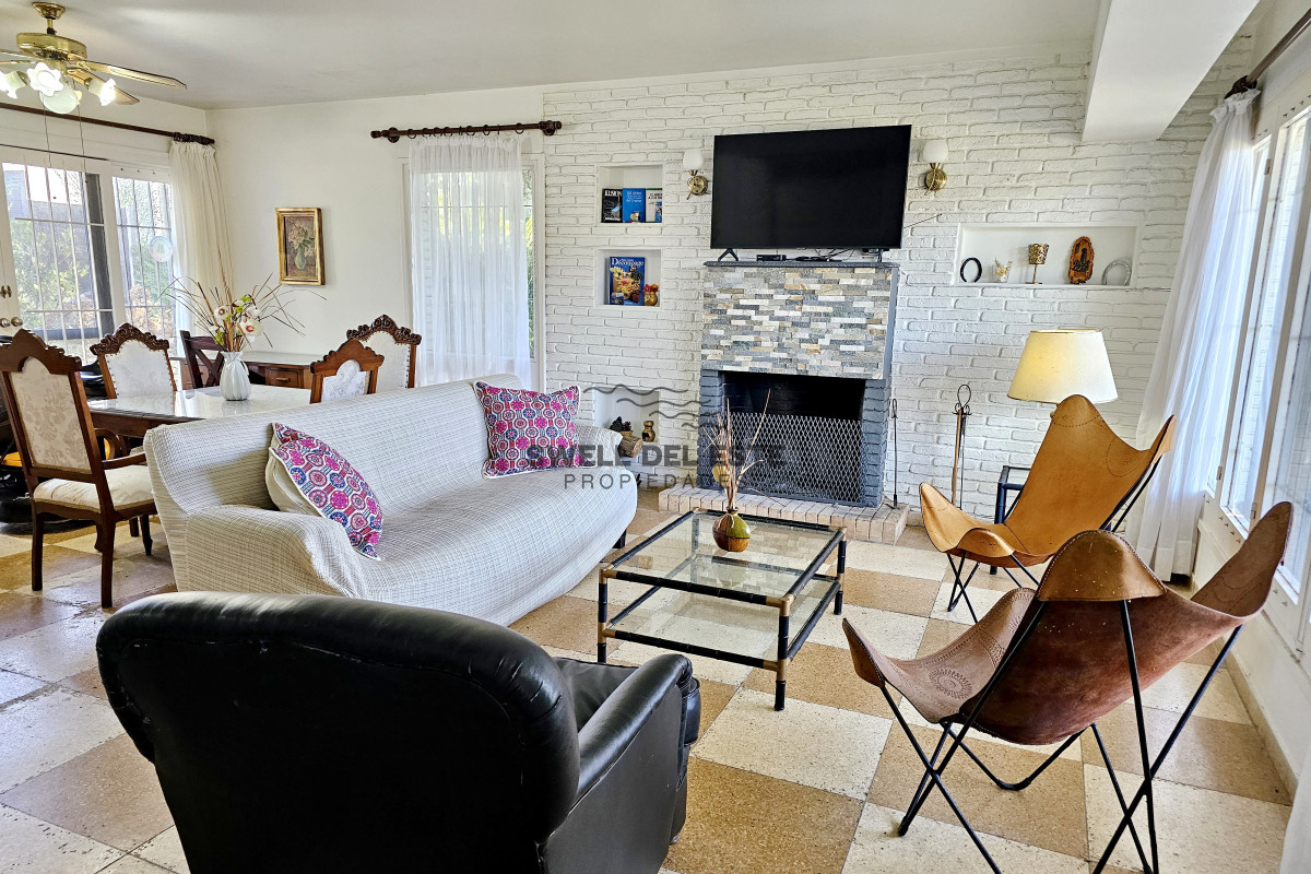 Casa ID.54 - Vendo casa 4 dormitorios en zona Shopping, Lugano, Punta del Este