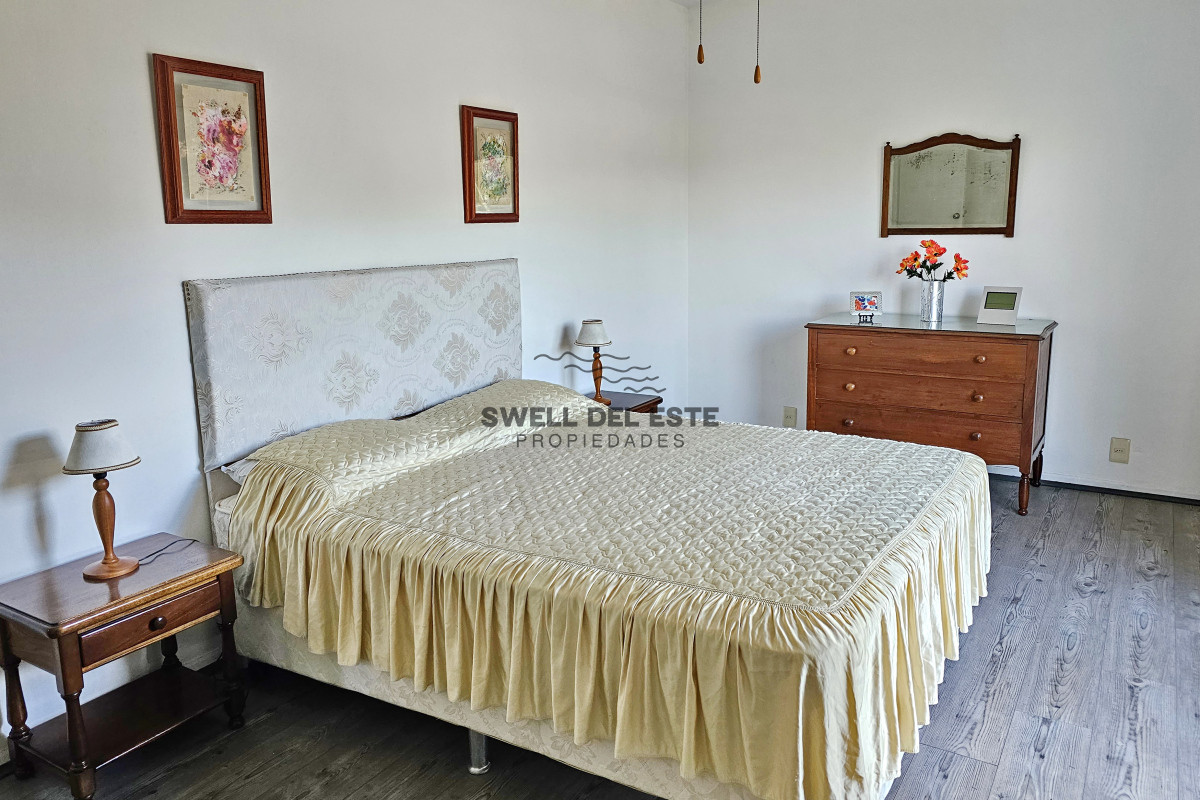 Casa ID.54 - Vendo casa 4 dormitorios en zona Shopping, Lugano, Punta del Este