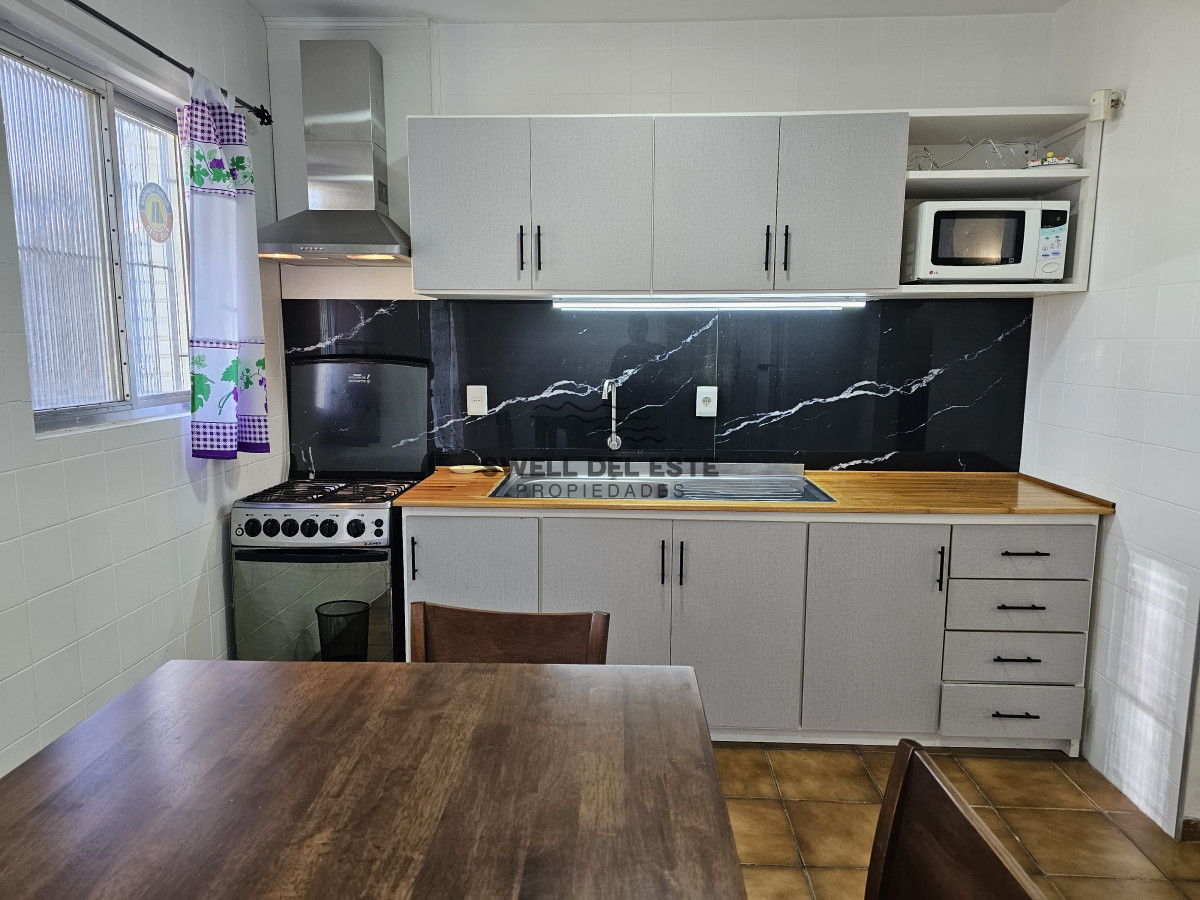 Casa ID.54 - Vendo casa 4 dormitorios en zona Shopping, Lugano, Punta del Este