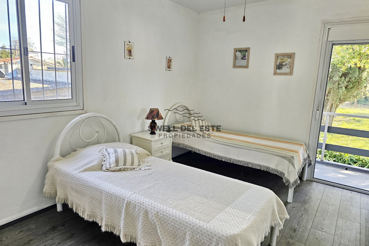 Casa ID.54 - Vendo casa 4 dormitorios en zona Shopping, Lugano, Punta del Este