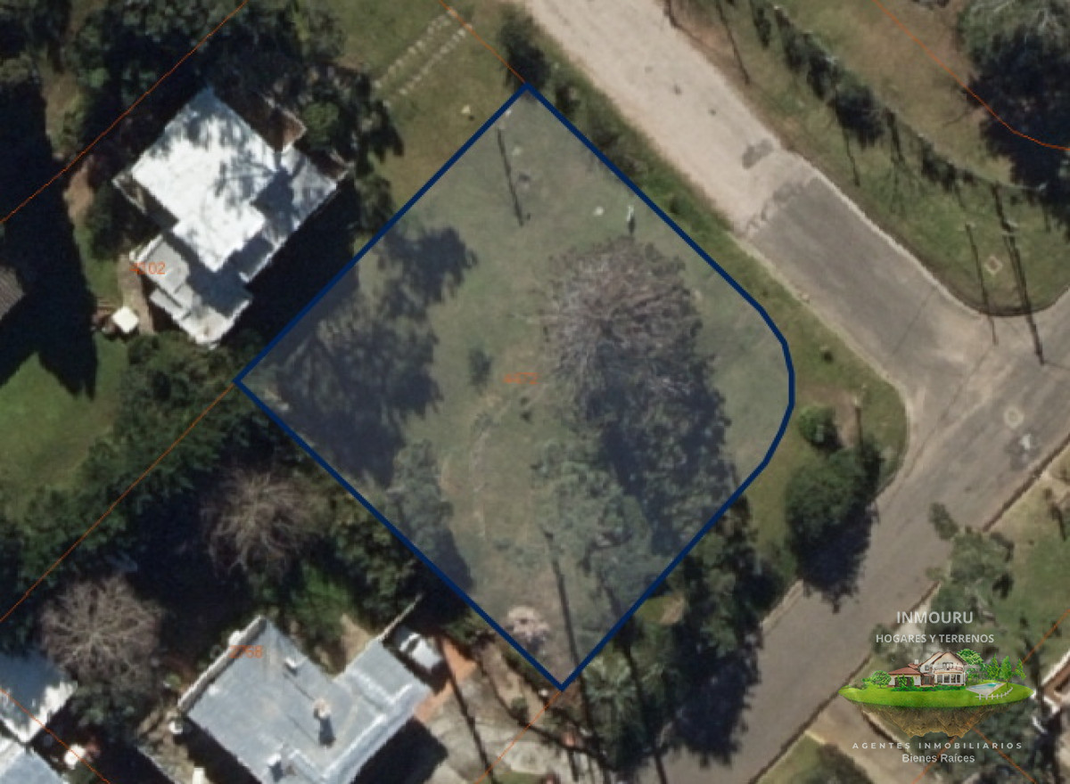 Terreno ID.806 - Se vende terreno esquinero zona shopping, Lugano, Punta del Este