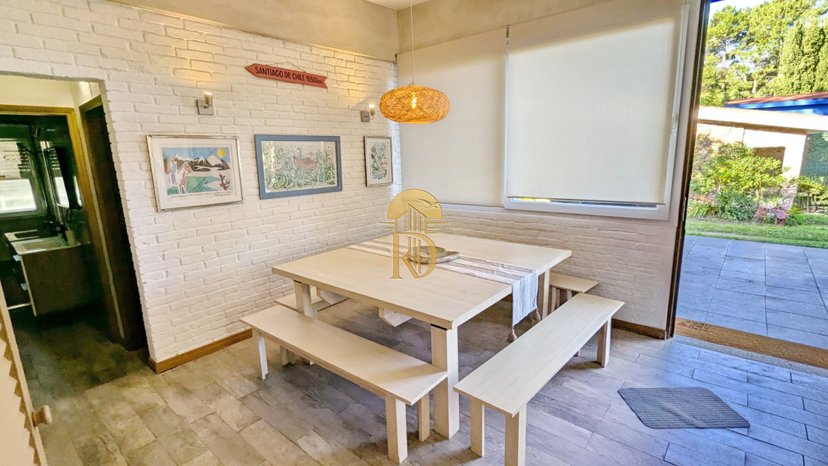 En Venta casa 3 dormitorios en Pinares, Punta del Este. -id-763-9